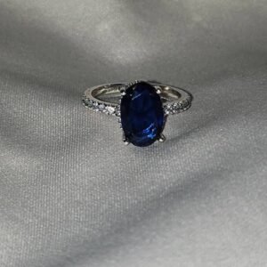 Anillo de Plata Ley 925 con Zirconias Bañado en Rodio # 8