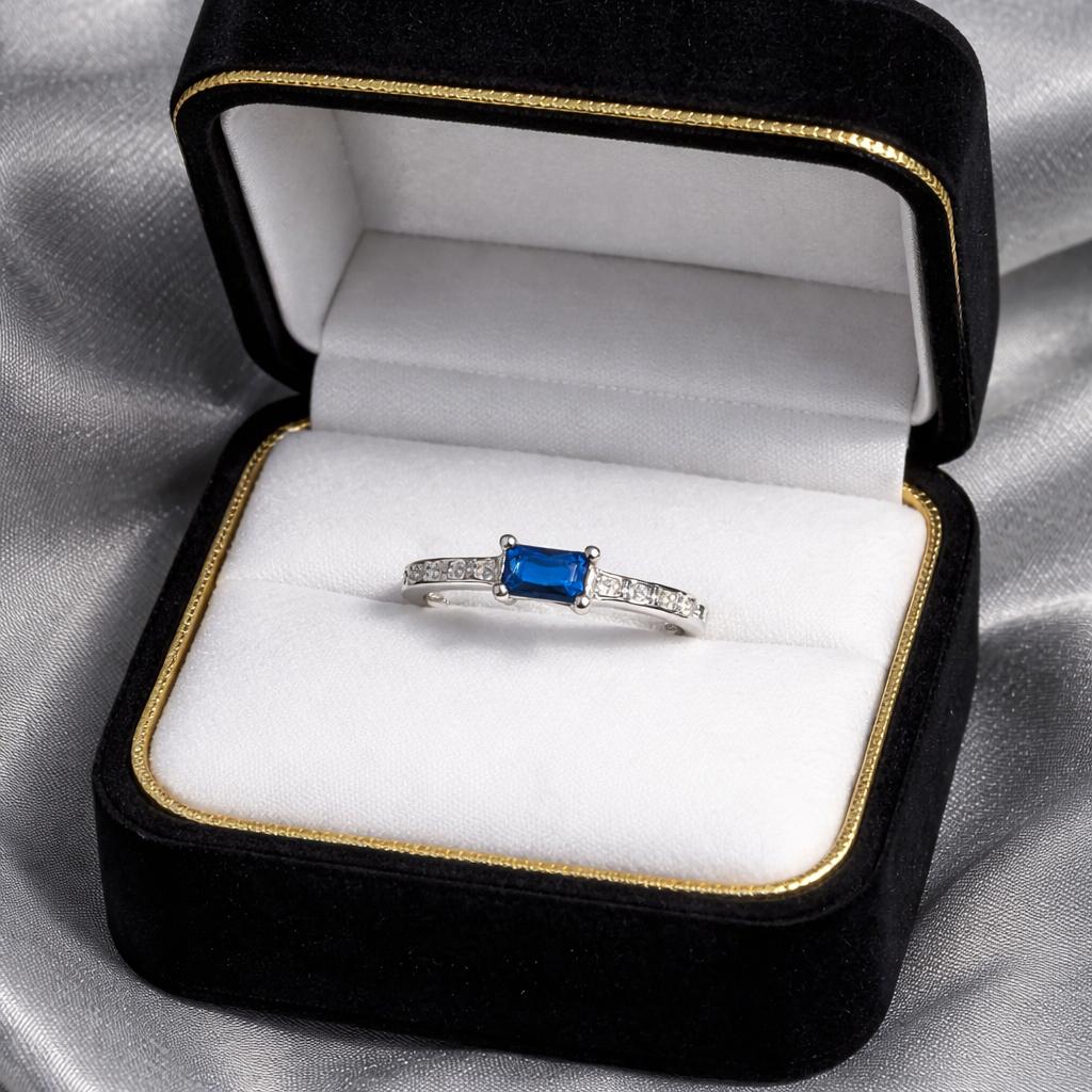 Anillo con zirconia azul